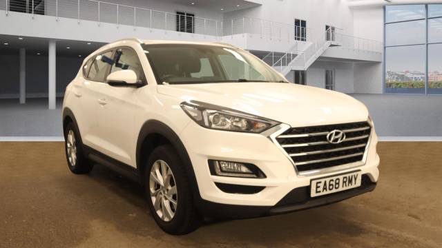 Hyundai Tucson 1.6 GDi SE Nav Euro 6 (s/s) 5dr SUV Petrol White